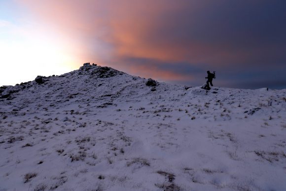 Auf zum Old Man of Storr (© Clive Hanna)