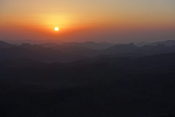 Sonnenaufgang vom Mosesberg aus gesehen